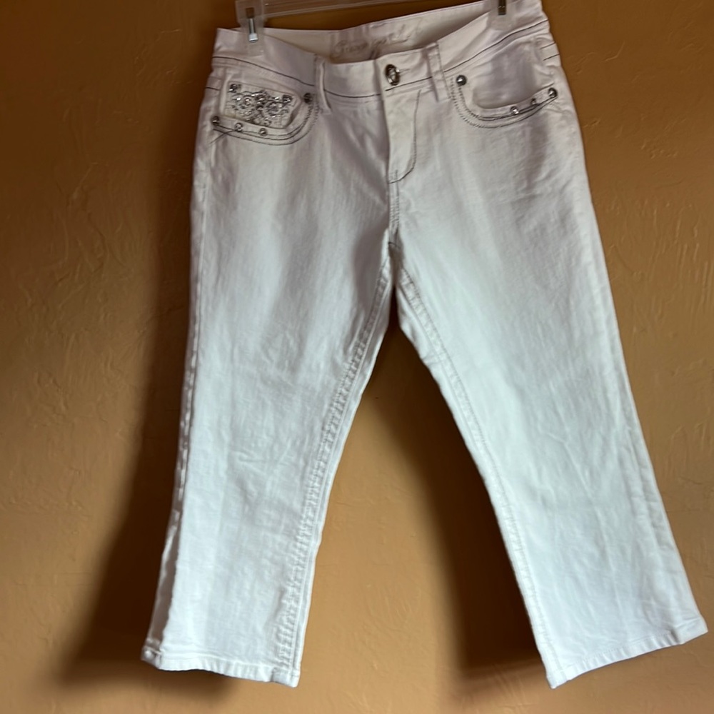 Grace in LA – white denim capris